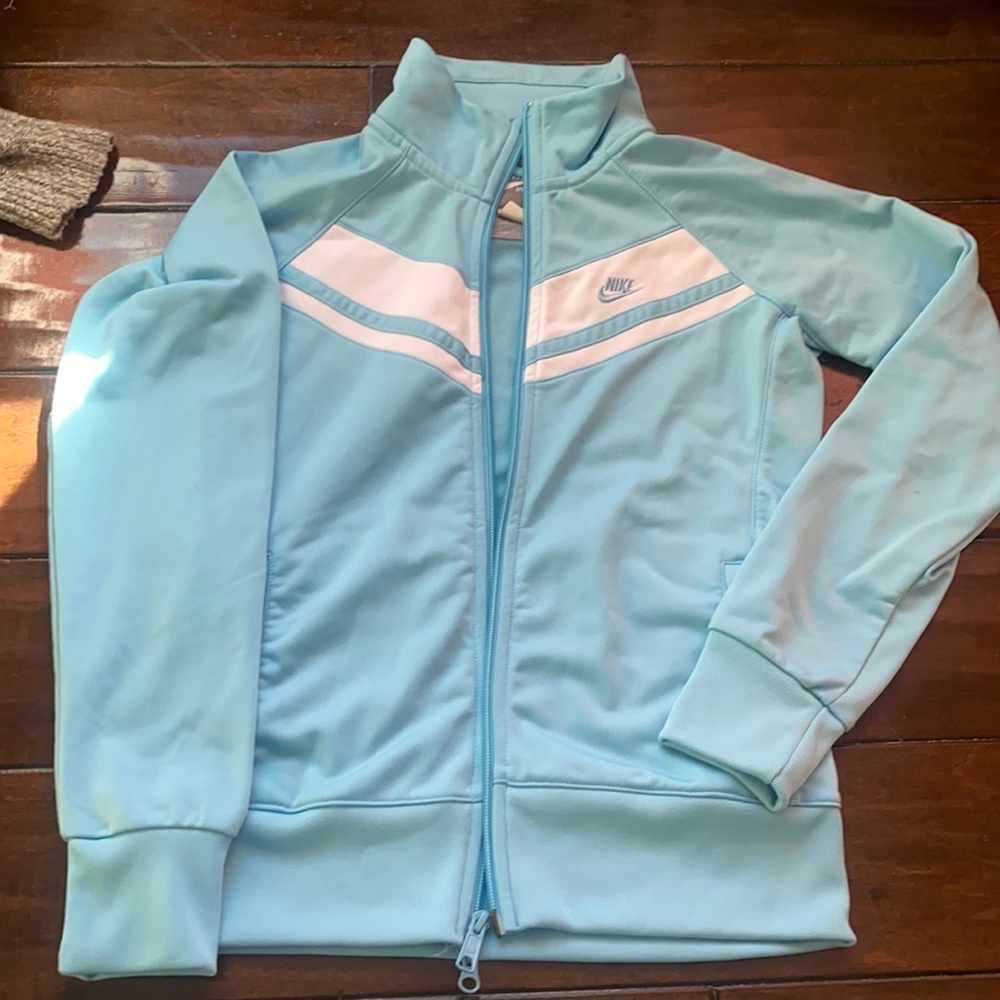 Youth L light blue Nike jacket. Old fashioned. Light weight jacket